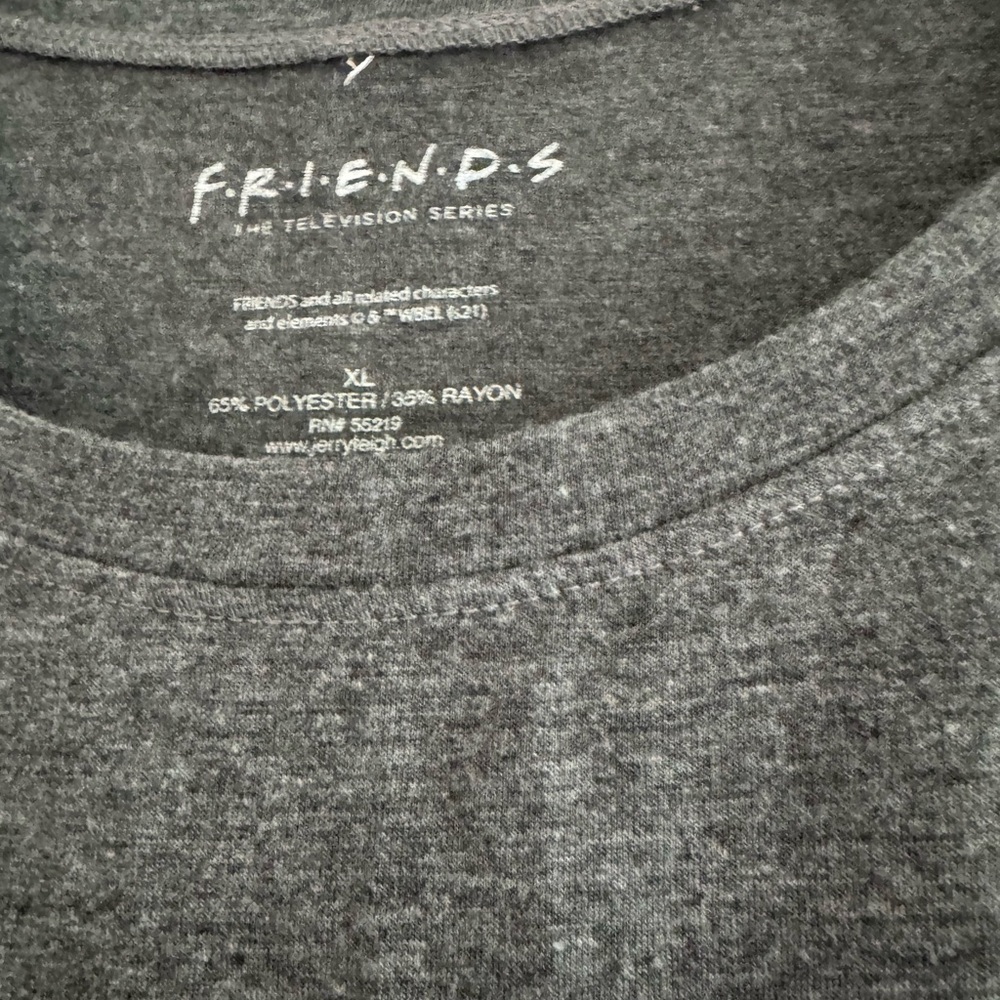 FRIENDS TV Show Heather Gray Tee Size XL - Picture 2 of 2